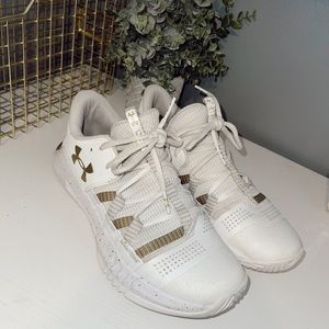 Under Armor Block City 2.0 Volleyball Shoe EUC